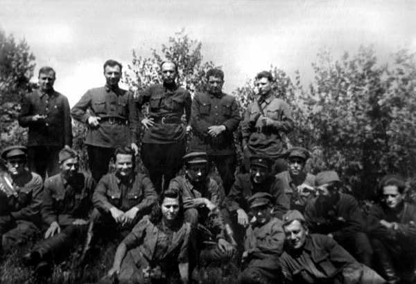 Иллюстрация к книге — Марш жизни. Как спасали долгиновских евреев [i_016.jpg]