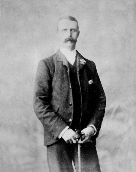 Иллюстрация к книге — Джордж Оруэлл. Неприступная душа [i_002.jpg]