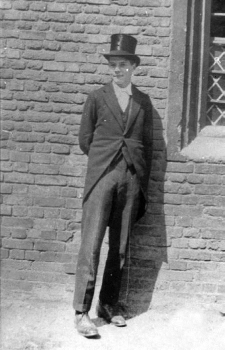 Иллюстрация к книге — Джордж Оруэлл. Неприступная душа [i_014.jpg]