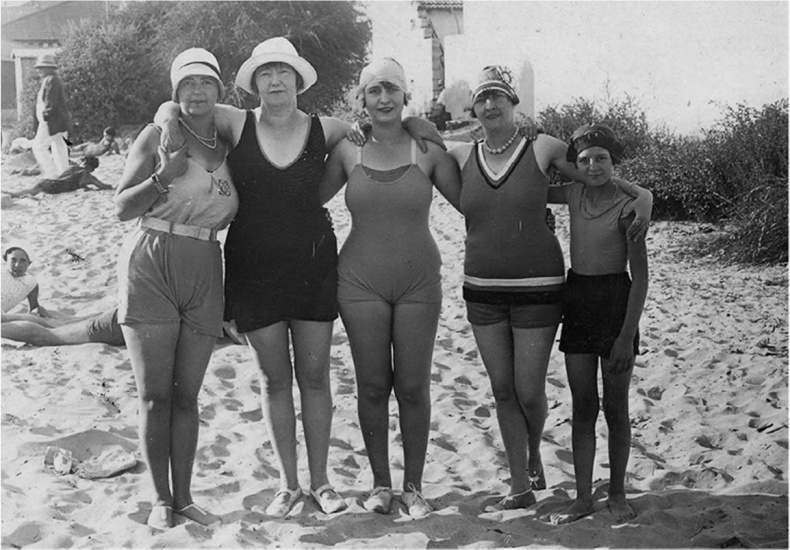 Иллюстрация к книге — Кроссовки. Культурная биография спортивной обуви [i_008.jpg]