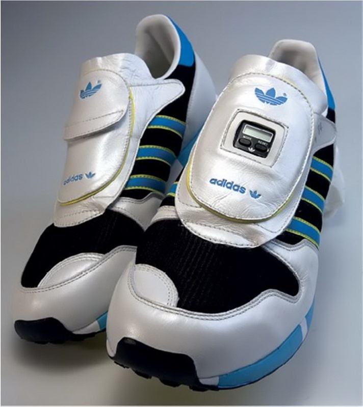 Иллюстрация к книге — Кроссовки. Культурная биография спортивной обуви [i_036.jpg]