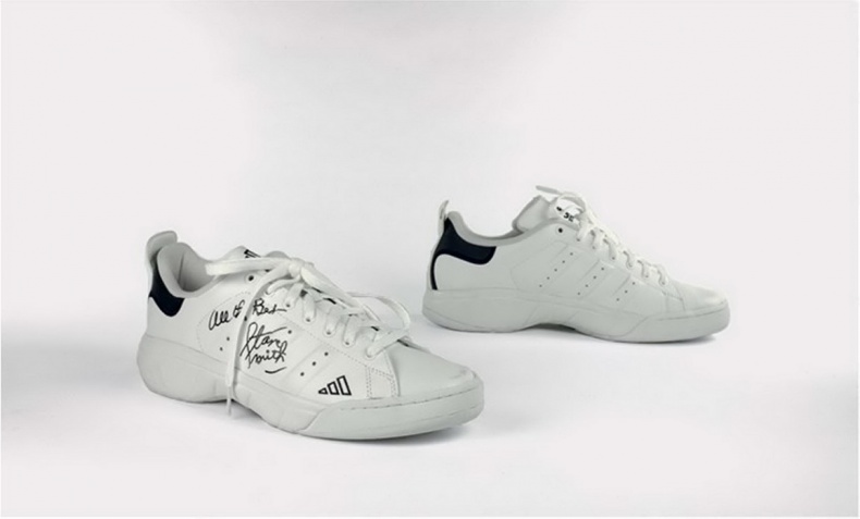 Иллюстрация к книге — Кроссовки. Культурная биография спортивной обуви [i_048.jpg]