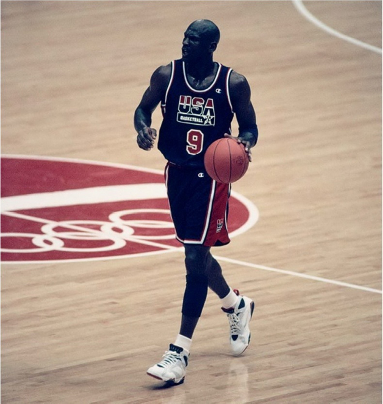 Иллюстрация к книге — Кроссовки. Культурная биография спортивной обуви [i_055.jpg]