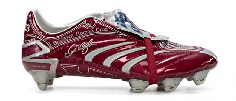 Иллюстрация к книге — Кроссовки. Культурная биография спортивной обуви [i_056.jpg]