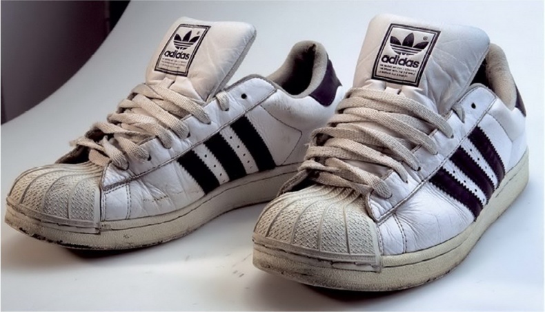 Иллюстрация к книге — Кроссовки. Культурная биография спортивной обуви [i_072.jpg]