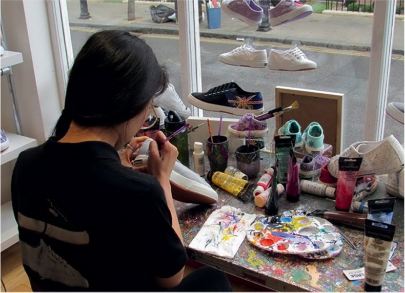 Иллюстрация к книге — Кроссовки. Культурная биография спортивной обуви [i_106.jpg]