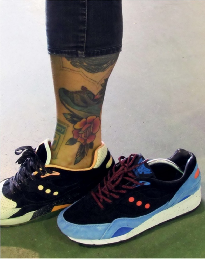 Иллюстрация к книге — Кроссовки. Культурная биография спортивной обуви [i_111.jpg]