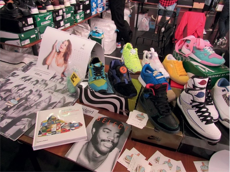 Иллюстрация к книге — Кроссовки. Культурная биография спортивной обуви [i_157.jpg]