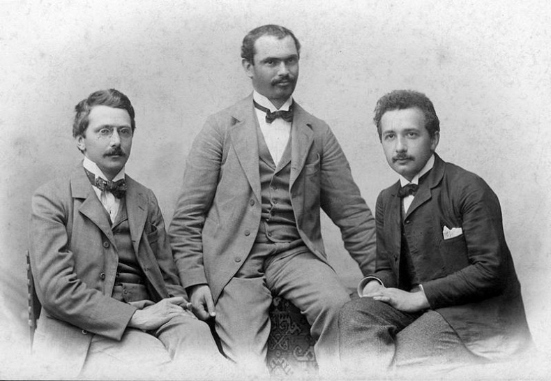 Иллюстрация к книге — Говорит Альберт Эйнштейн [i_016.jpg]