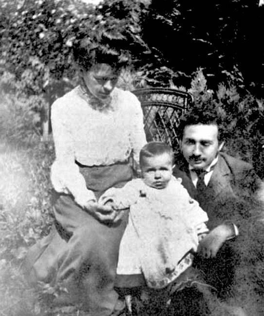 Иллюстрация к книге — Говорит Альберт Эйнштейн [i_017.jpg]