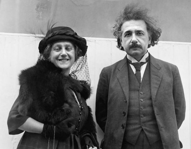 Иллюстрация к книге — Говорит Альберт Эйнштейн [i_038.jpg]