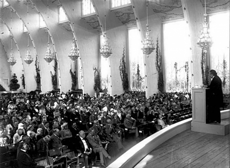 Иллюстрация к книге — Говорит Альберт Эйнштейн [i_047.jpg]