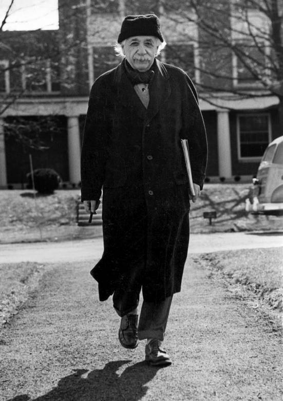 Иллюстрация к книге — Говорит Альберт Эйнштейн [i_068.jpg]