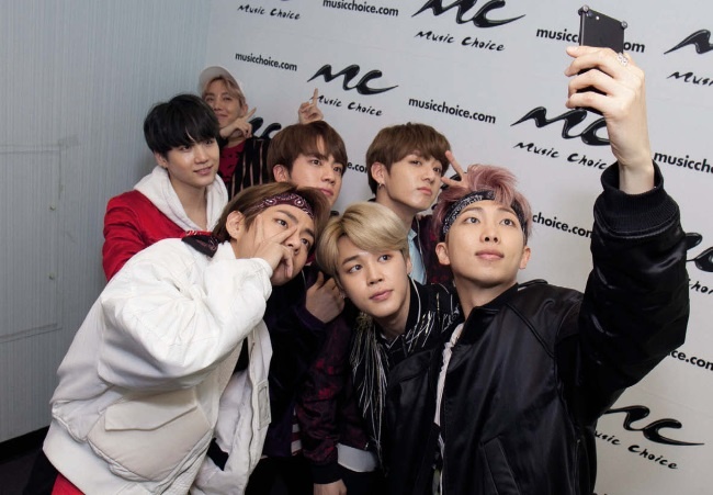 Иллюстрация к книге — BTS. Биография группы, покорившей мир [i_059.jpg]