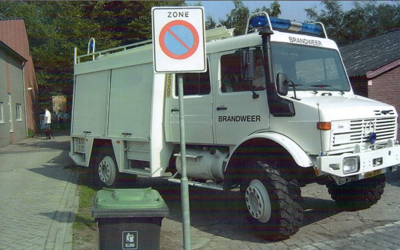 Иллюстрация к книге — Бронетранспортёры на шасси UNIMOG 1950 - 2009 гг. [img_53.jpg]