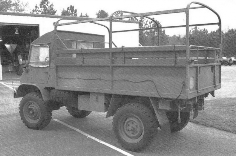 Иллюстрация к книге — Бронетранспортёры на шасси UNIMOG 1950 - 2009 гг. [img_8.jpg]