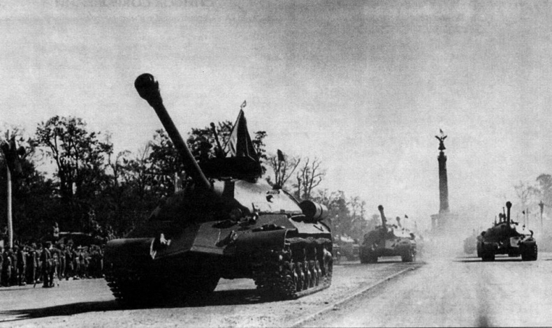 Иллюстрация к книге — Танк Победы ИС-3 [img_2.jpg]