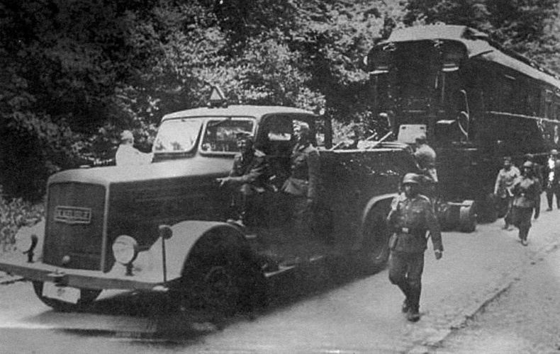 Иллюстрация к книге — Транспортёры танков 1930 -1940 гг. [img_45.jpg]