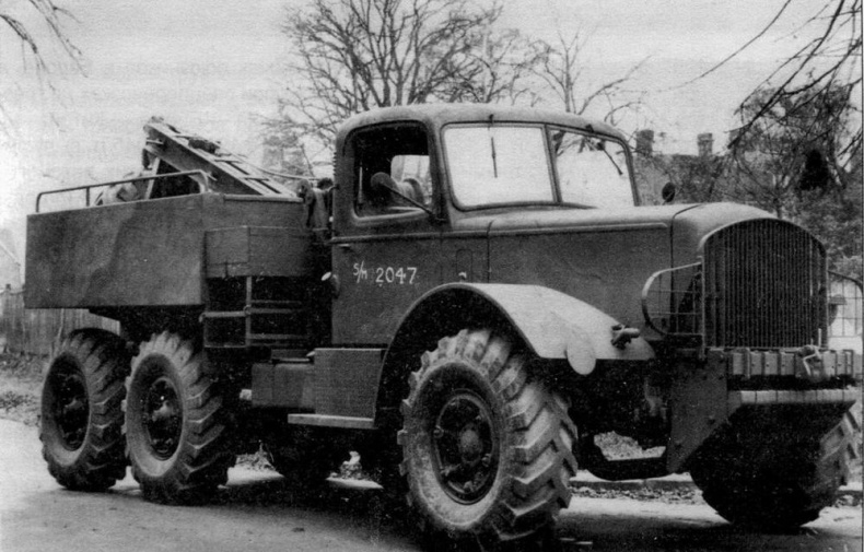 Иллюстрация к книге — Транспортёры танков 1930 -1940 гг. [img_5.jpg]