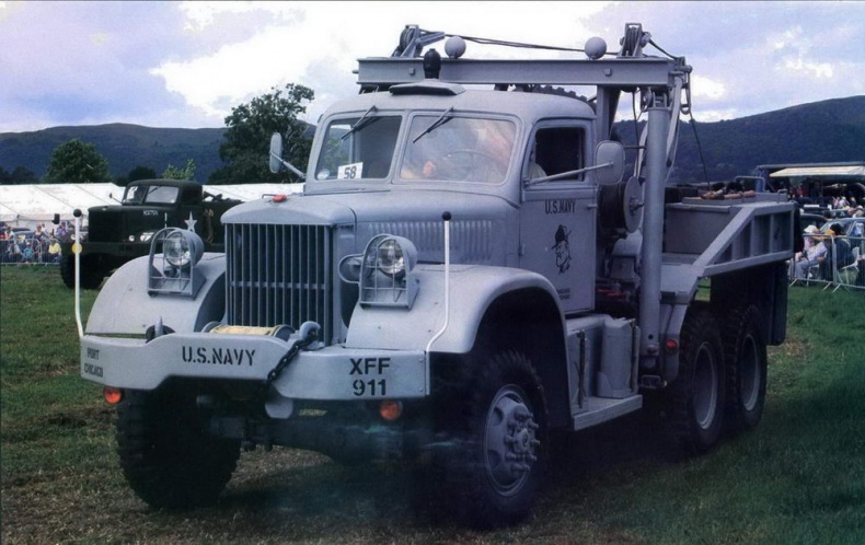 Иллюстрация к книге — Транспортёры танков 1930 -1940 гг. [img_63.jpg]