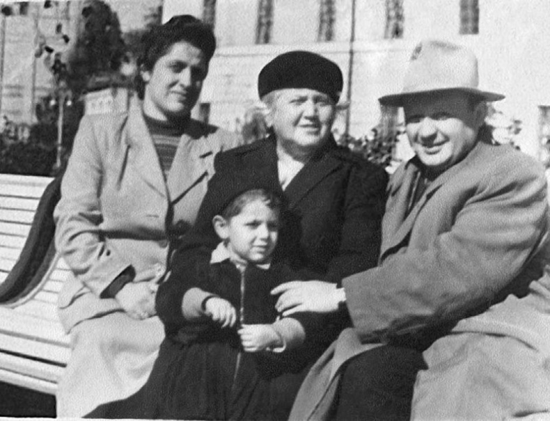 Иллюстрация к книге — Вкратце жизнь [i_011.jpg]