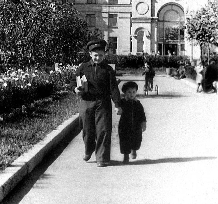 Иллюстрация к книге — Вкратце жизнь [i_012.jpg]