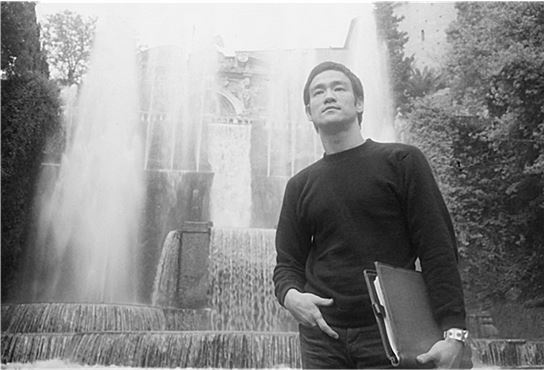 Иллюстрация к книге — Брюс Ли. Путь совершенства [i_011.jpg]