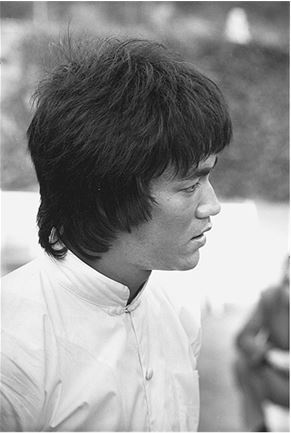 Иллюстрация к книге — Брюс Ли. Путь совершенства [i_018.jpg]