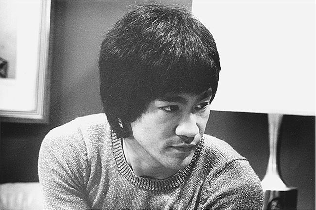 Иллюстрация к книге — Брюс Ли. Путь совершенства [i_082.jpg]