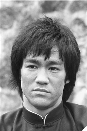 Иллюстрация к книге — Брюс Ли. Путь совершенства [i_091.jpg]