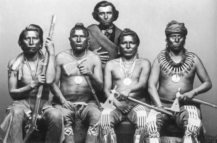 Иллюстрация к книге — Военное дело индейцев Дикого Запада. Самая полная энциклопедия [i_164.jpg]