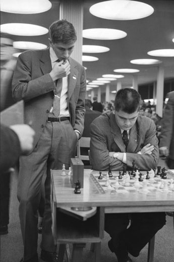 Иллюстрация к книге — Конец игры. Биография Роберта Фишера [i_015.jpg]