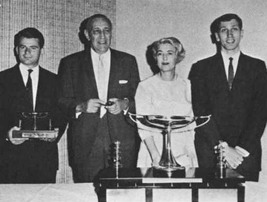 Иллюстрация к книге — Конец игры. Биография Роберта Фишера [i_020.jpg]