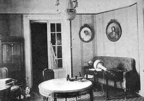 Иллюстрация к книге — Застигнутые революцией. Живые голоса очевидцев [i_050.jpg]