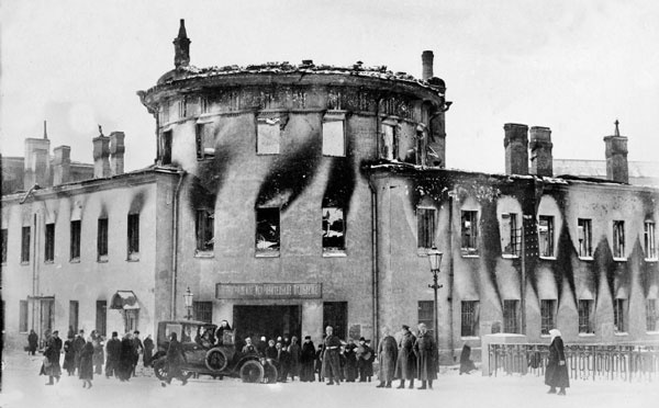 Иллюстрация к книге — Застигнутые революцией. Живые голоса очевидцев [i_051.jpg]