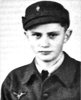 Иллюстрация к книге — Кёнигсберг-13, или Последняя тайна янтарной комнаты [i_023.jpg]