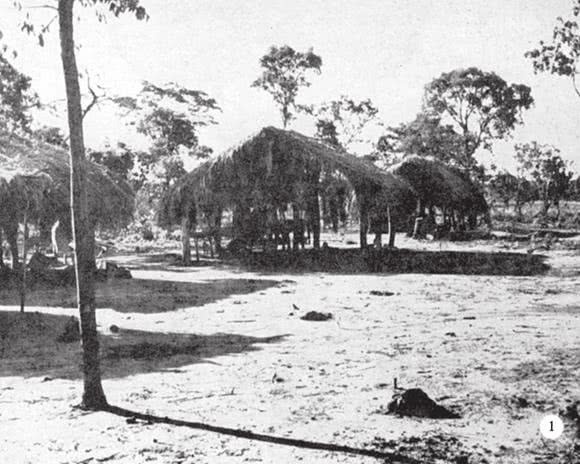 Иллюстрация к книге — Печальные тропики [i_030.jpg]