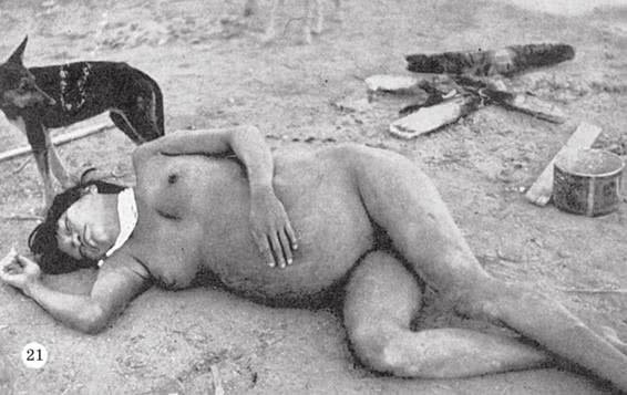 Иллюстрация к книге — Печальные тропики [i_049.jpg]