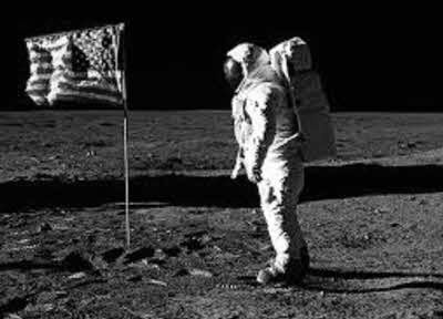 Иллюстрация к книге — Тайны Луны [i_023.jpg]