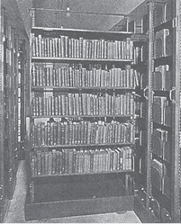 Иллюстрация к книге — Книга на книжной полке [i_177.jpg]