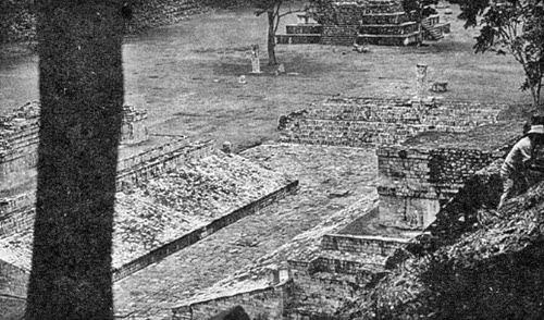 Иллюстрация к книге — День, когда явились боги [i_038.jpg]