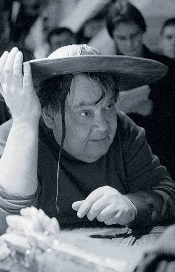 Иллюстрация к книге — Оттенки русского. Очерки отечественного кино [i_001.jpg]