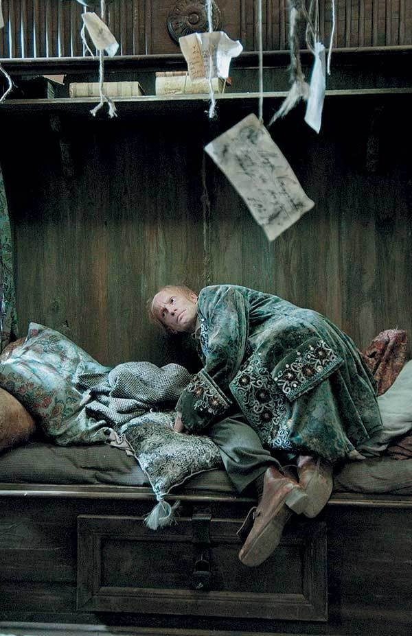 Иллюстрация к книге — Оттенки русского. Очерки отечественного кино [i_009.jpg]