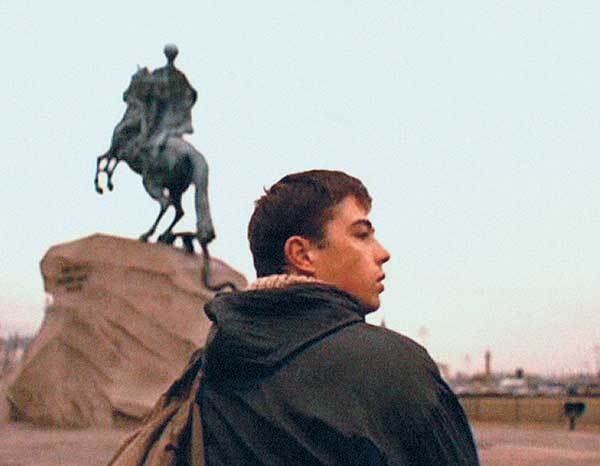 Иллюстрация к книге — Оттенки русского. Очерки отечественного кино [i_022.jpg]