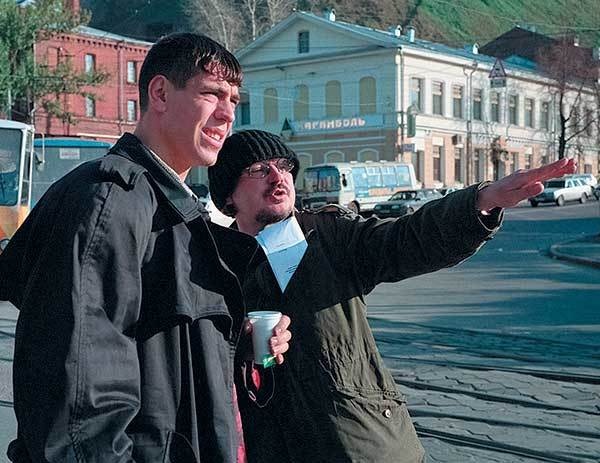 Иллюстрация к книге — Оттенки русского. Очерки отечественного кино [i_025.jpg]