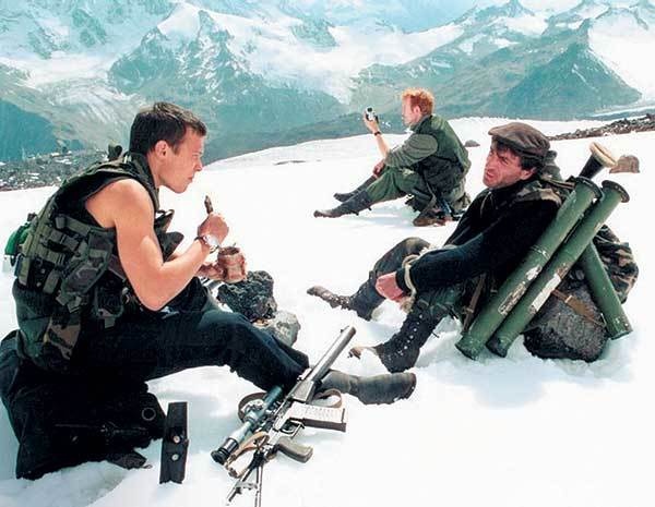 Иллюстрация к книге — Оттенки русского. Очерки отечественного кино [i_027.jpg]