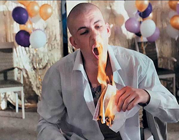 Иллюстрация к книге — Оттенки русского. Очерки отечественного кино [i_064.jpg]