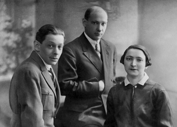 Иллюстрация к книге — Дом на Старой площади [i_008.jpg]