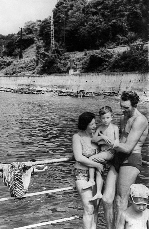 Иллюстрация к книге — Дом на Старой площади [i_033.jpg]