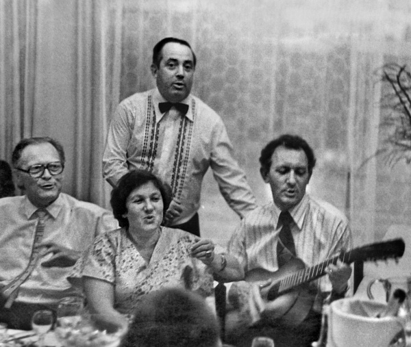 Иллюстрация к книге — Дом на Старой площади [i_045.jpg]